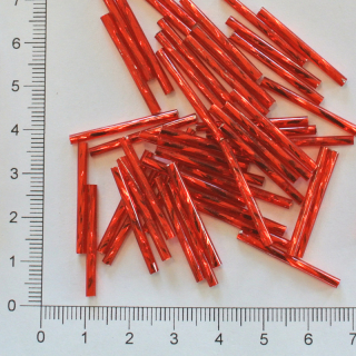 Skleněné tyčky 25mm sv. červené kroucené (10g)