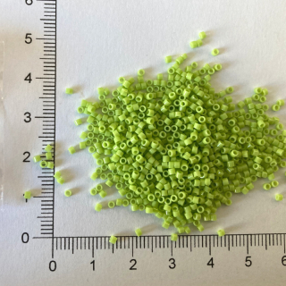 Toho Treasure 11/0 Opaque Sour Apple 5g