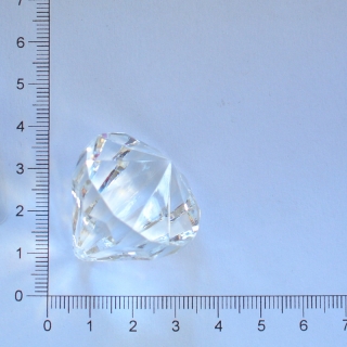 Plastový diamant velký čirý