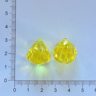 Plastový diamant 23x18mm žlutý
